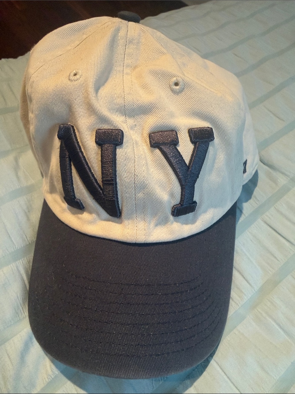 ‘47 brand
NY Embroidered Two-Tone Baseball Cap - Cream & Navy